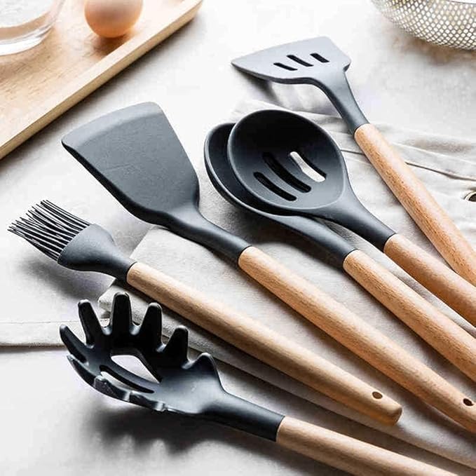 Kit Utensílios de Cozinha 12 Peças Silicone Antiaderente com Cabo de Madeira + Suporte Organizador